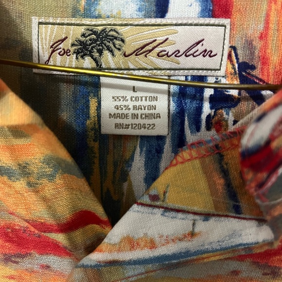 Set of 4 Men buttoned shirts. Size Large. EUC. - Picture 9 of 9